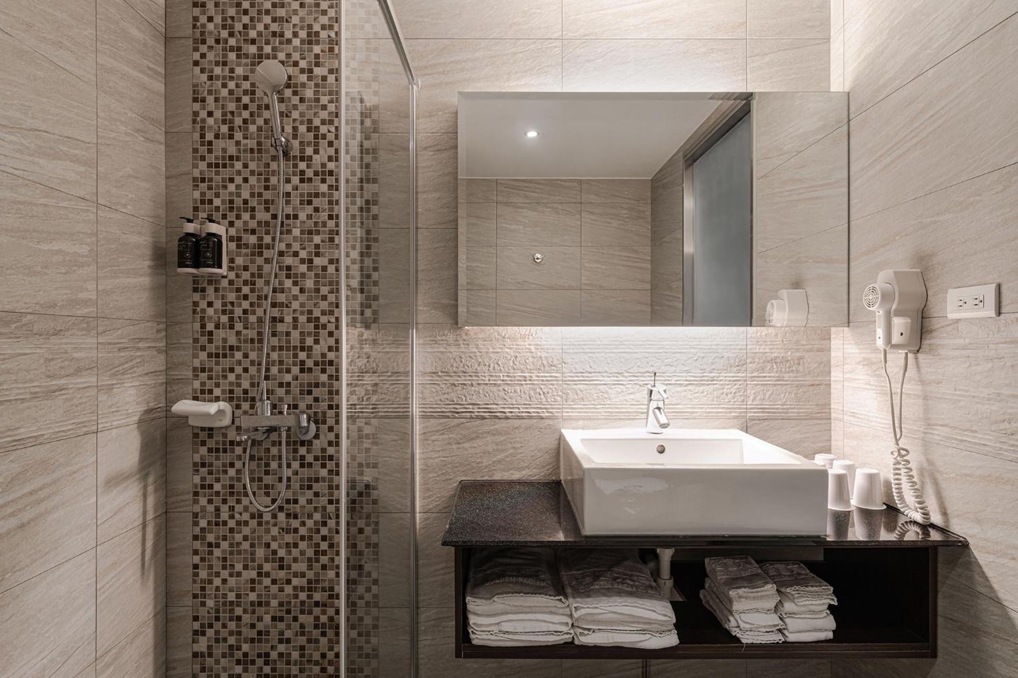 Hotel Yoshi Cao Hùng Ngoại thất bức ảnh